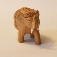 Elefant aus Holz, geschm&uuml;ckt, R&uuml;ssel hoch,...