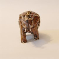 Elefant aus Holz, geschm&uuml;ckt, R&uuml;ssel hoch,...