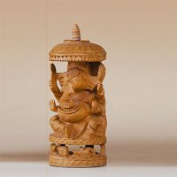 Ganesha auf Thron aus Holz, hell, ca.12,5 cm hoch